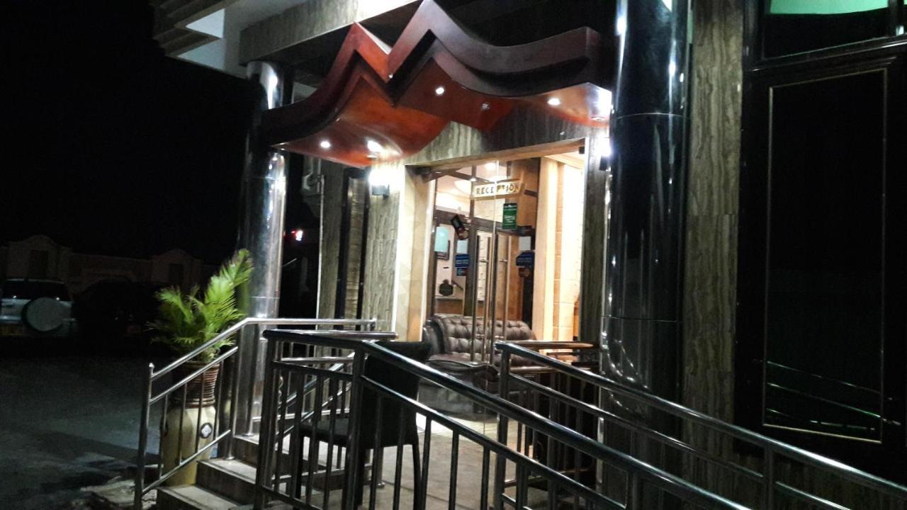 دار السلام Star City Hotel المظهر الخارجي الصورة